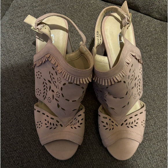 Shoes - Women’s heels